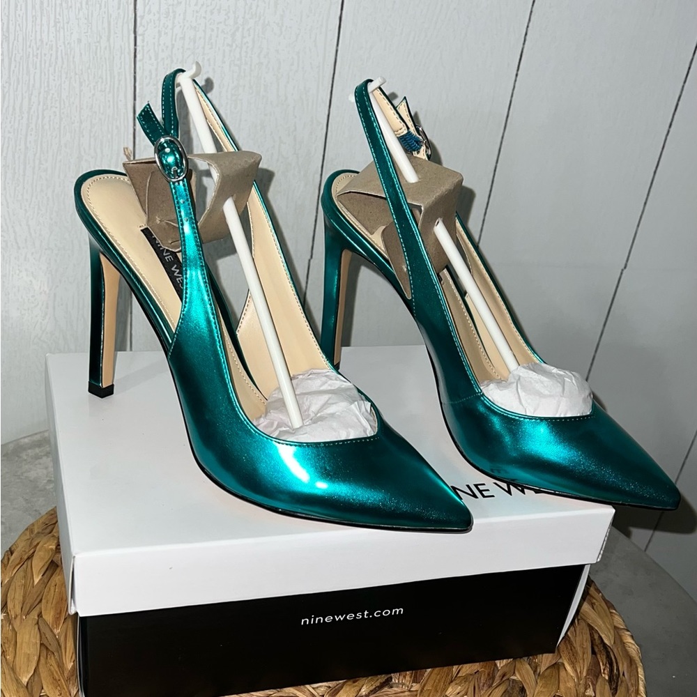 New Nine West Metallic heels size 7